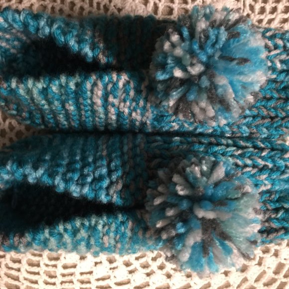 Amish Handmade Knitted House Slippers - Picture 15 of 16